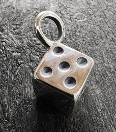 24NT-RISK001S : RISKxgalcia / PENDANT / DICE