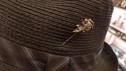 BSFA-16602B : BLACK SIGN & galcia /HAT & LAPEL-PIN