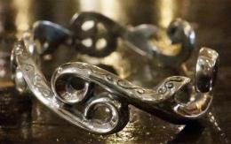 16B-BR-EG002 : EAGLE BANGLE