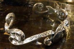 16B-BR-EG002 : EAGLE BANGLE