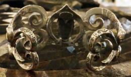 16B-BR-NJ001 : BANGLE / NAJA & MARIA