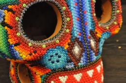 AZHU06 : CALAVERA ( Huichol )