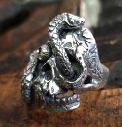 19R-SS101SS : RING / SKULL & SNAKE