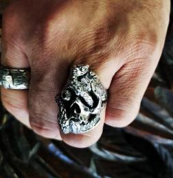 19R-SS101SS : RING / SKULL & SNAKE