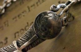 16C-BR-FE002SS : FEATHER BRACELET SMALL