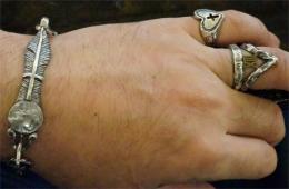 16C-BR-FE002SS : FEATHER BRACELET SMALL